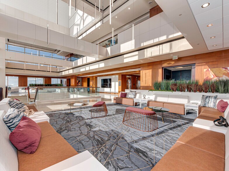 More Photos Of 301 S College St, Charlotte Office For Lease