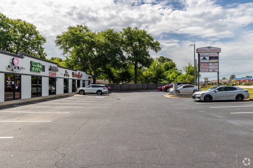 More Photos Of 154 Houston Lake Rd, Warner Robins Storefront For Sale