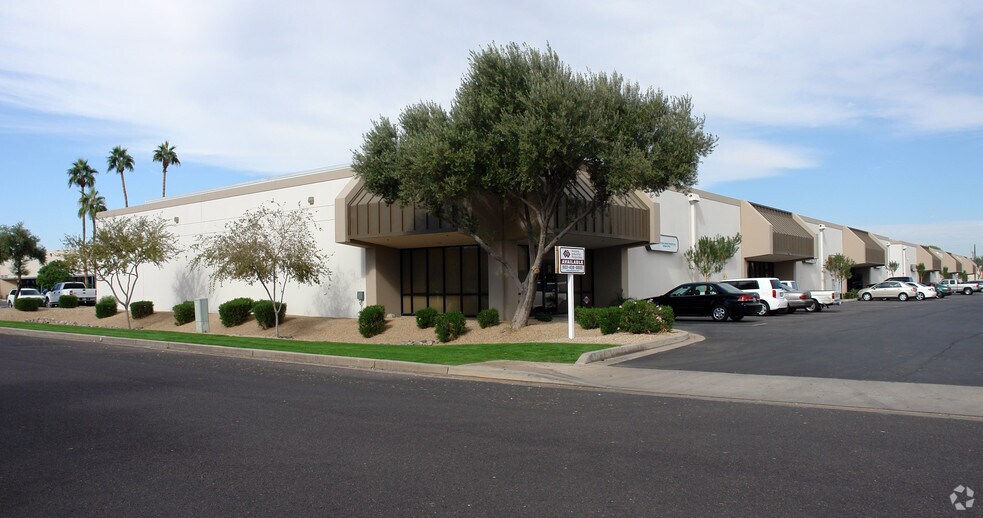 More Photos Of 3801 E Roeser Rd, Phoenix Warehouse For Lease