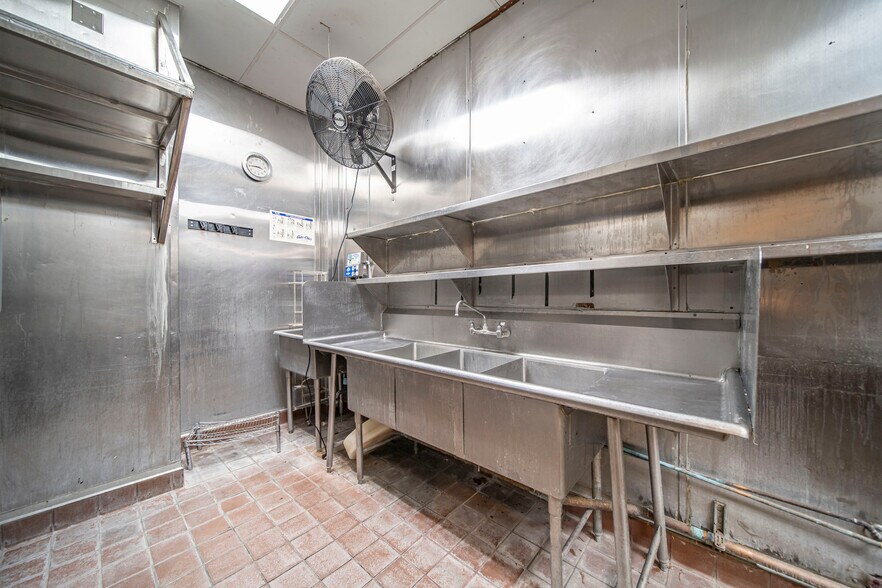 More Photos Of 580 N Atlantic Blvd, Monterey Park Apartments For Lease