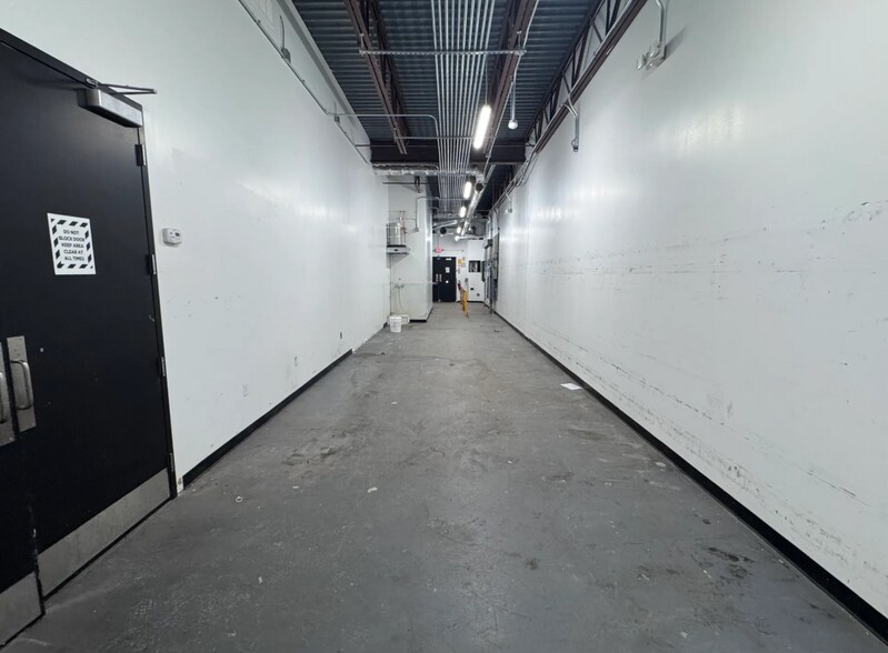 More Photos Of 310 S Pearl St, Albany Drugstore For Lease