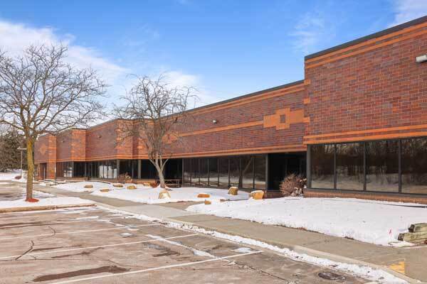 More Photos Of 7600-7682 Executive Dr, Eden Prairie Research And Development For Lease