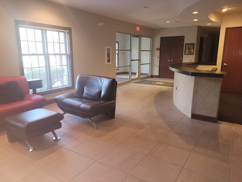 More Photos Of 116 County Line Rd W, Westerville Loft Creative Space For Sale