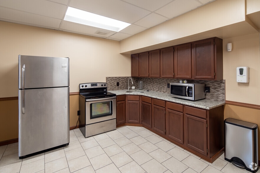 More Photos Of 715 Twining Rd, Dresher Office For Lease