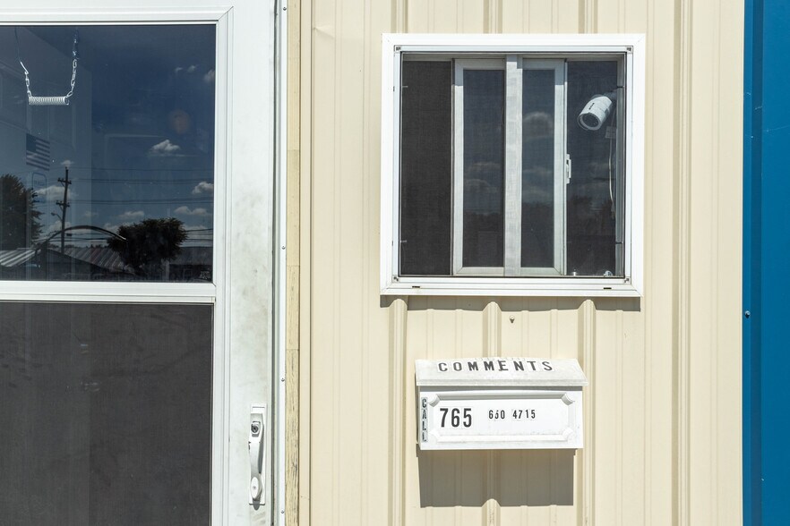 More Photos Of 1600 Washington Ave, Frankfort Specialty For Sale