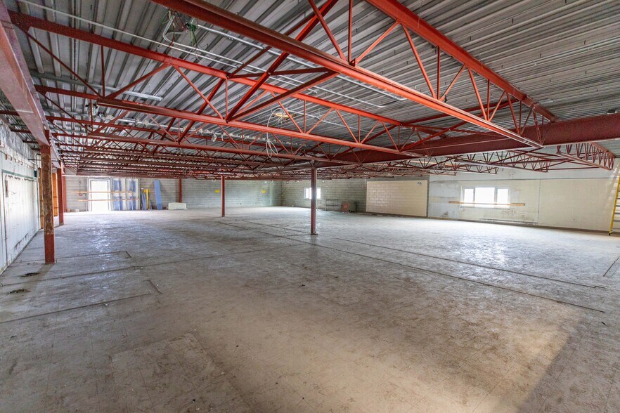 More Photos Of 9829 River Rd, Delta Manufacturing For Lease