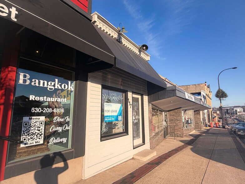 Primary Photo Of 117 W State St, Geneva Storefront Retail Office For Lease