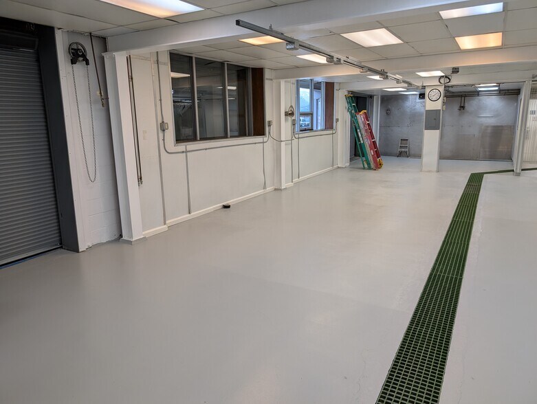 More Photos Of 306 Nordic dr, Petersburg Freestanding For Sale