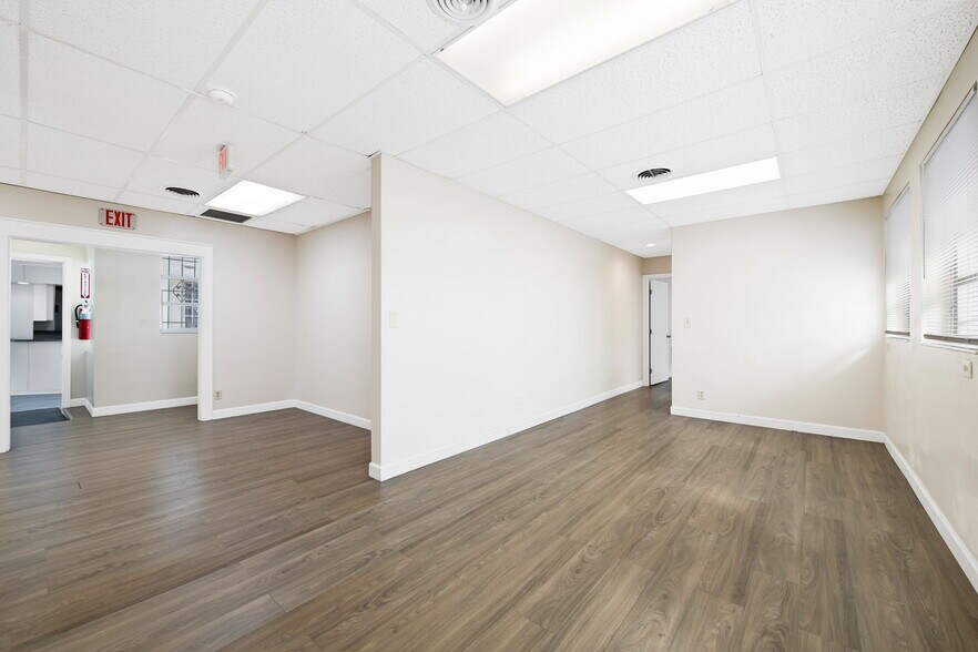 More Photos Of 1130 Bayview Dr, Fort Lauderdale Medical For Lease