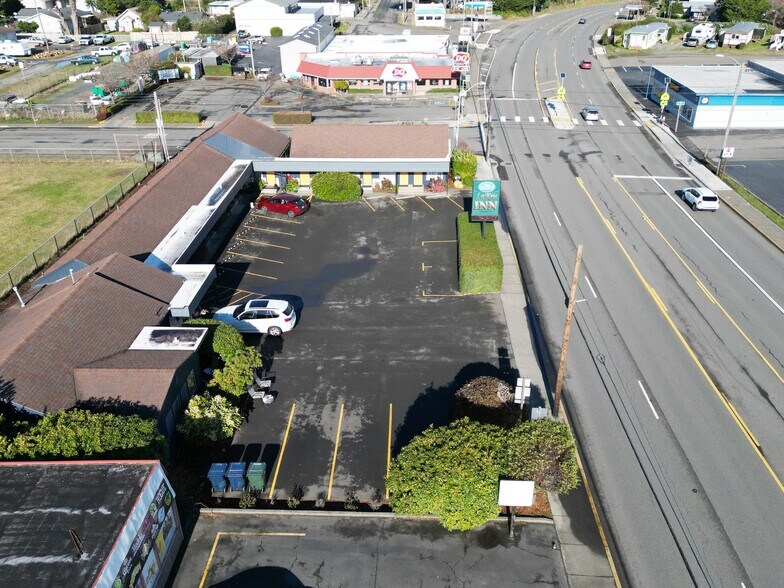 More Photos Of 940 Oregon Ave SE, Bandon Hotel For Sale