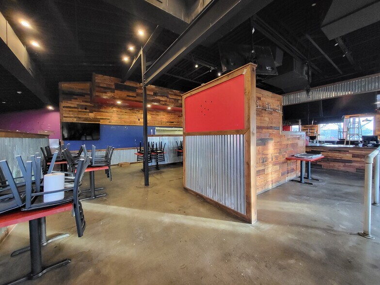 More Photos Of 3607 S Range Line Rd, Joplin Restaurant For Lease