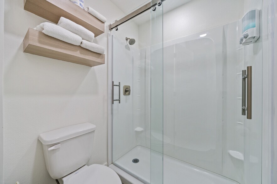 More Photos Of 4226 Laguna Shores Rd, Corpus Christi Hotel For Sale