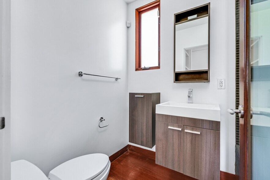 More Photos Of 1800-1808 Thayer Ave, Los Angeles Office For Lease