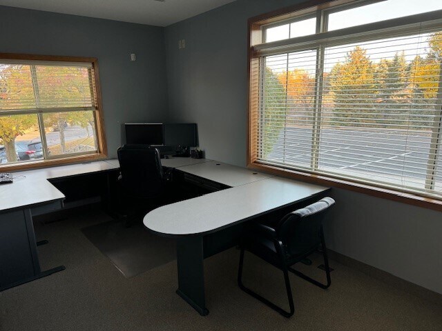 More Photos Of 7955 Stone Creek Dr, Chanhassen Office For Sale