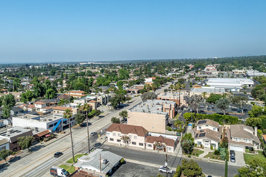 More Photos Of 319-323 E Foothill Blvd, Arcadia Office For Lease