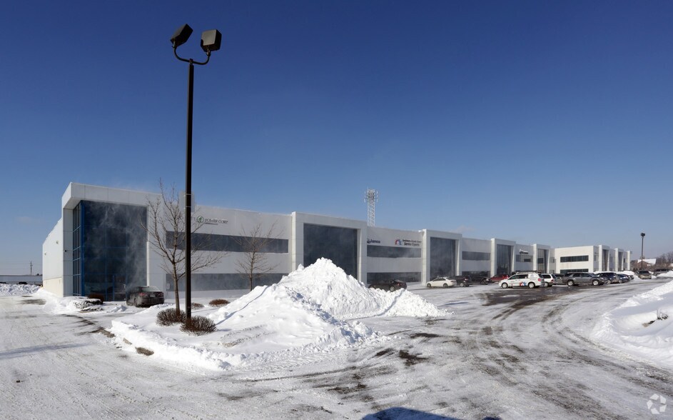 More Photos Of 1090 Fountain St N, Cambridge Warehouse For Lease