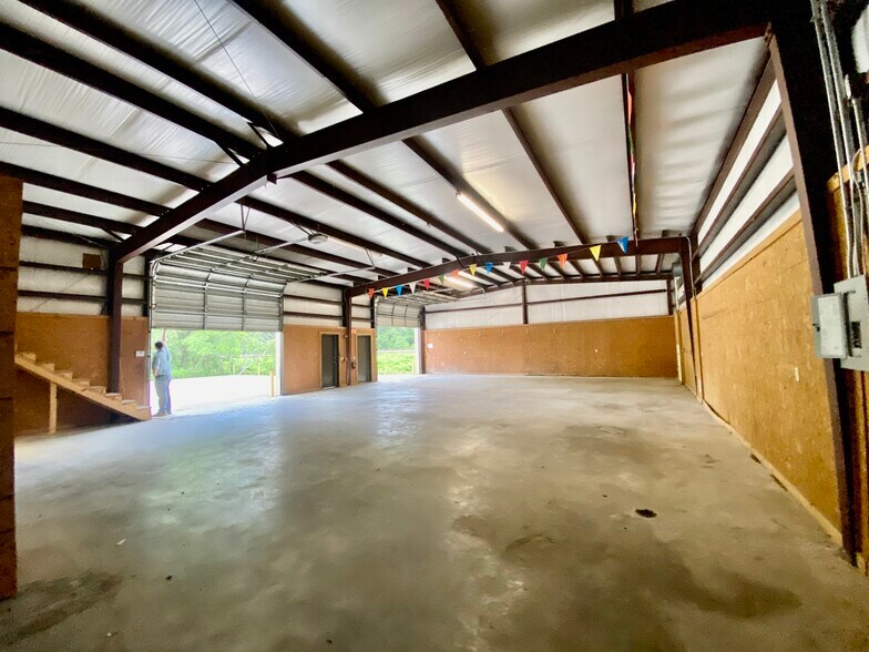 More Photos Of 6556-6560 Westwood Blvd, Beaumont Light Manufacturing For Lease