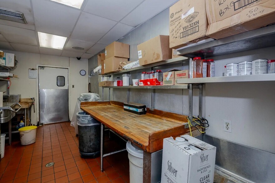 More Photos Of 4201 N Navarro St, Victoria Fast Food For Sale