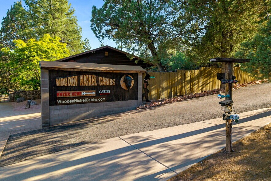 More Photos Of 1022 S Hunter Creek Dr, Payson Hotel For Sale