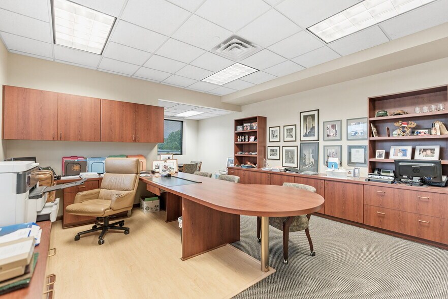 More Photos Of 2905 Lexington Ave S, Eagan Flex For Sale