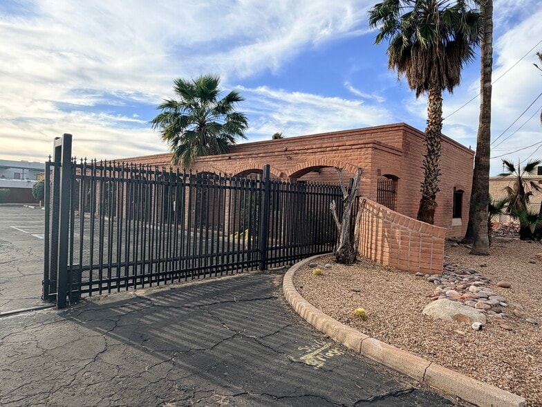More Photos Of 3045 N 1st Ave, Tucson Office For Sale