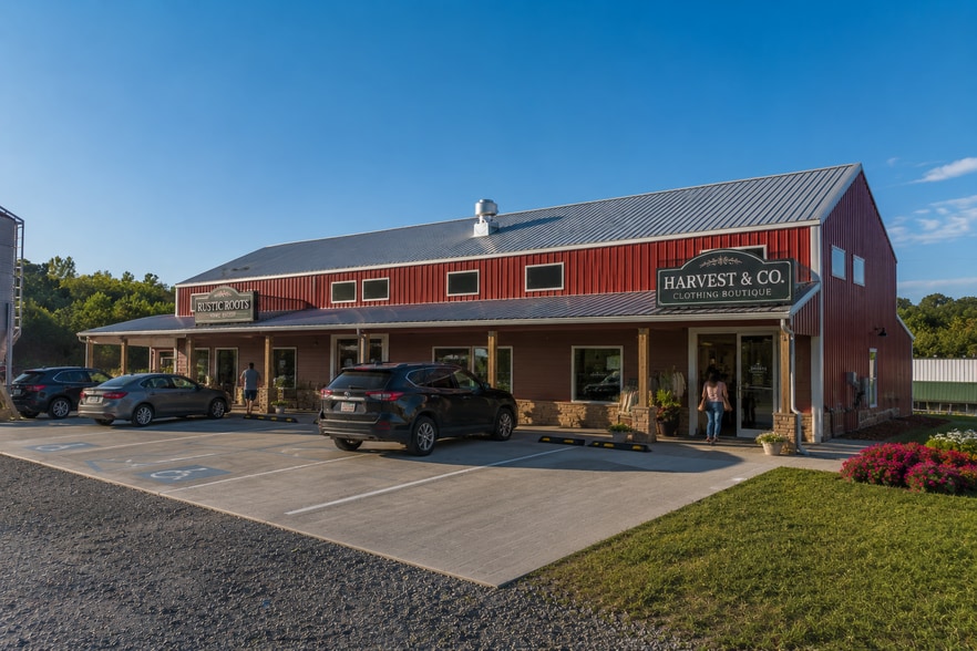 More Photos Of 54 Roosters Way, Jasper Restaurant For Sale