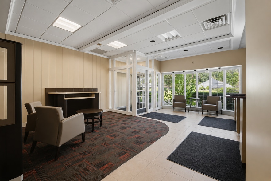 More Photos Of 56 Westchester Ave, Pound Ridge Freestanding For Lease