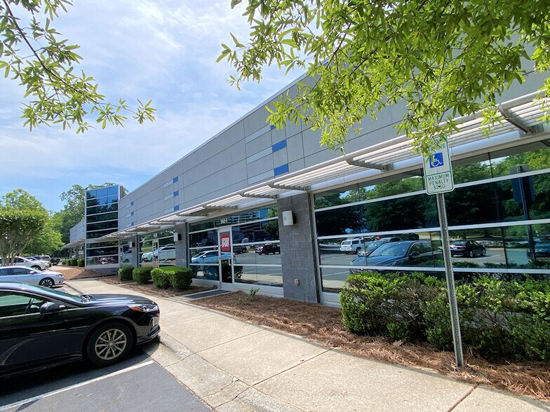 Primary Photo Of 142 S Cardigan Way, Mooresville Flex For Lease