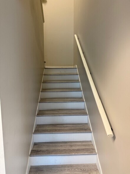 More Photos Of 6557 Hazeltine National Dr, Orlando Distribution For Lease
