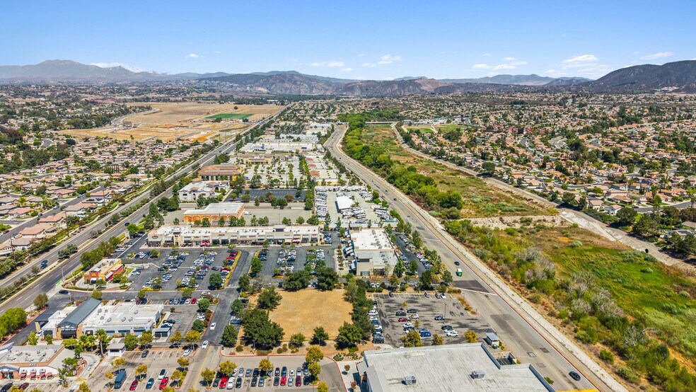 More Photos Of 32475 Temecula Pky, Temecula Freestanding For Sale