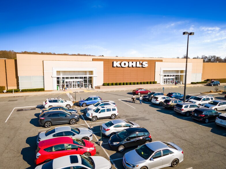 More Photos Of 9905-10101 E Independence Blvd, Matthews Unknown For Lease