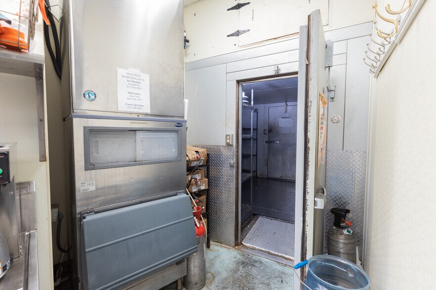 More Photos Of 7815 E US Hwy 80, Savannah Restaurant For Sale