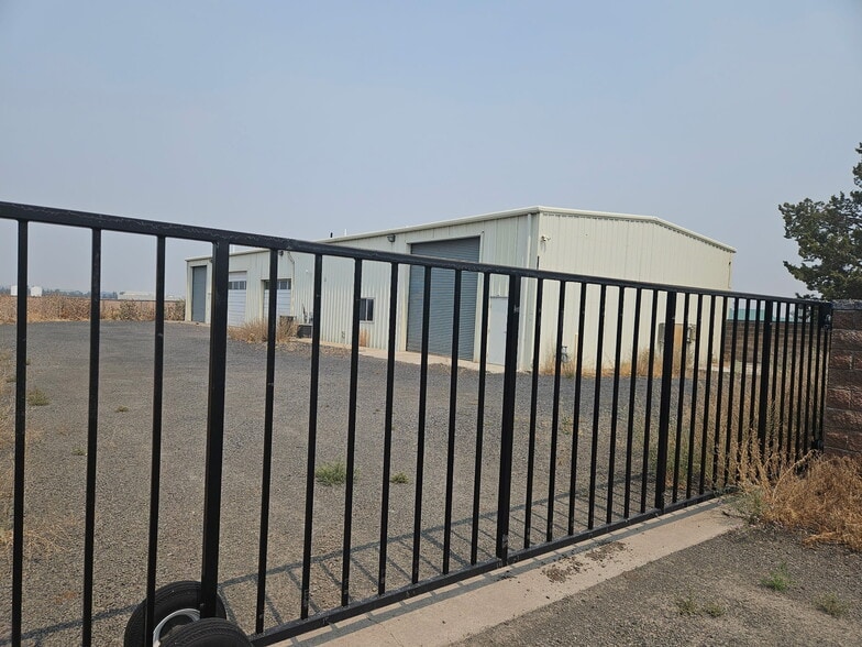 Primary Photo Of 2939 SW High Desert Dr, Prineville Warehouse For Lease
