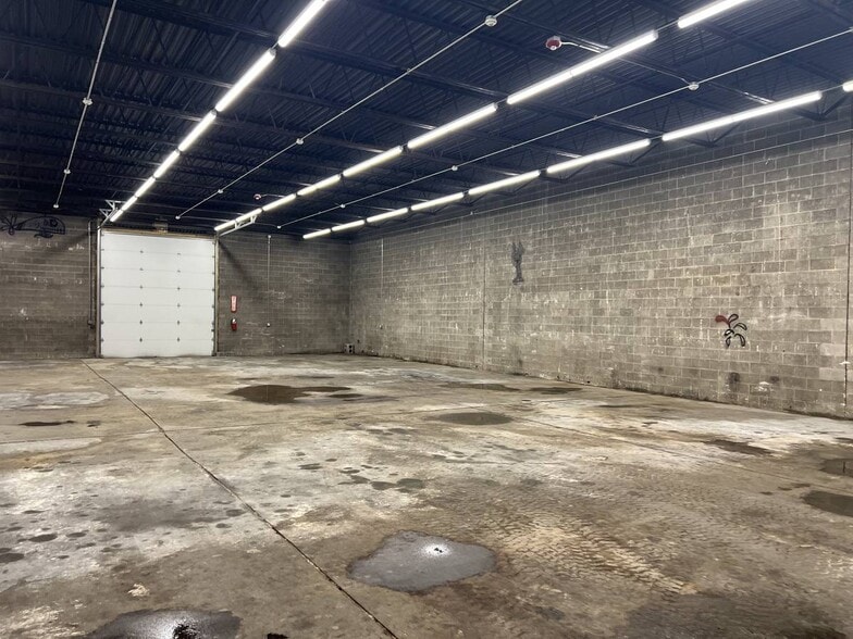 More Photos Of 159 Temple St, Nashua Warehouse For Lease