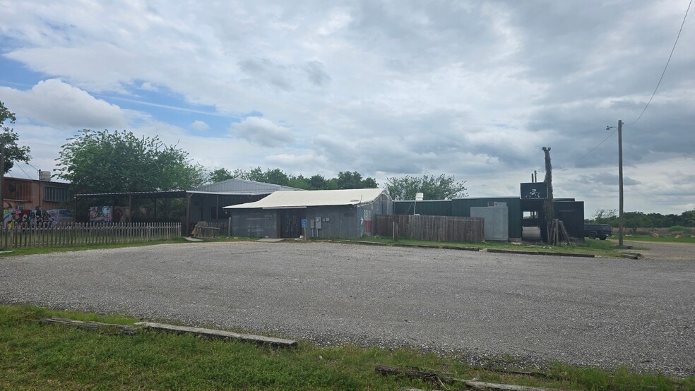 More Photos Of 4021 Acton Hwy, Granbury General Retail For Lease