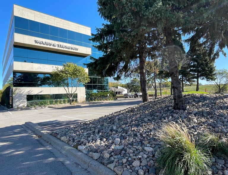 More Photos Of 941 Hillwind Rd NE, Minneapolis Medical For Lease