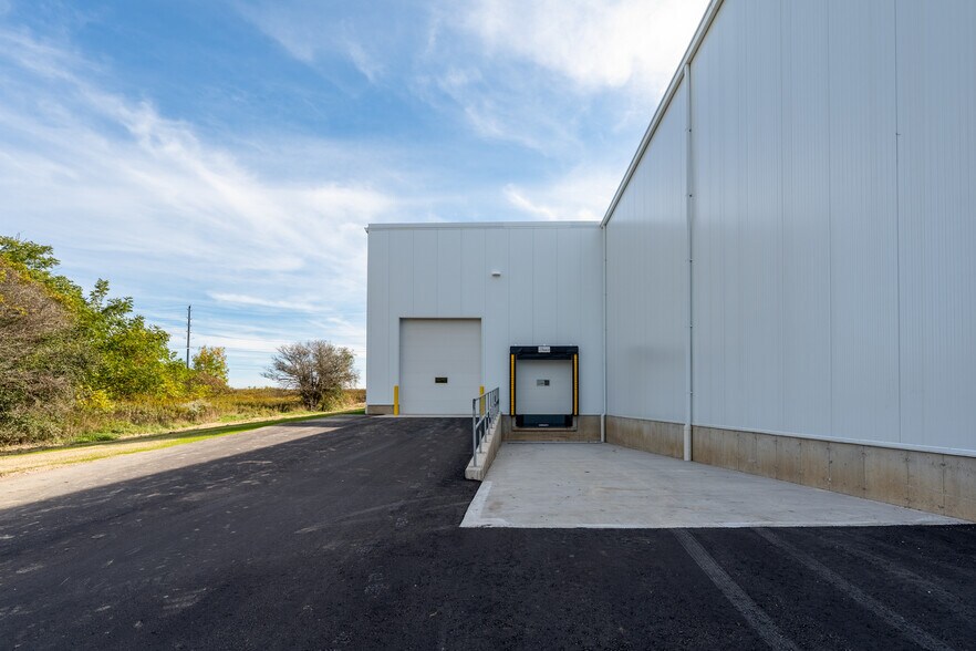 More Photos Of 155 Dennis Rd, St Thomas Distribution For Lease