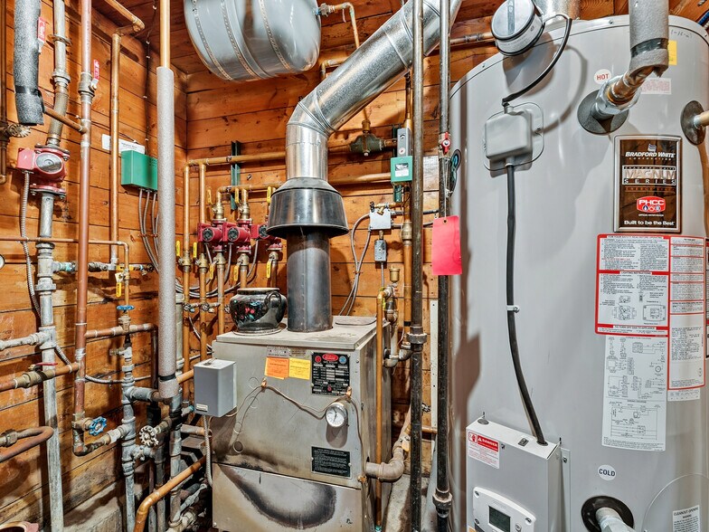 More Photos Of 1024 S I 75 Business Loop, Grayling Hotel For Sale