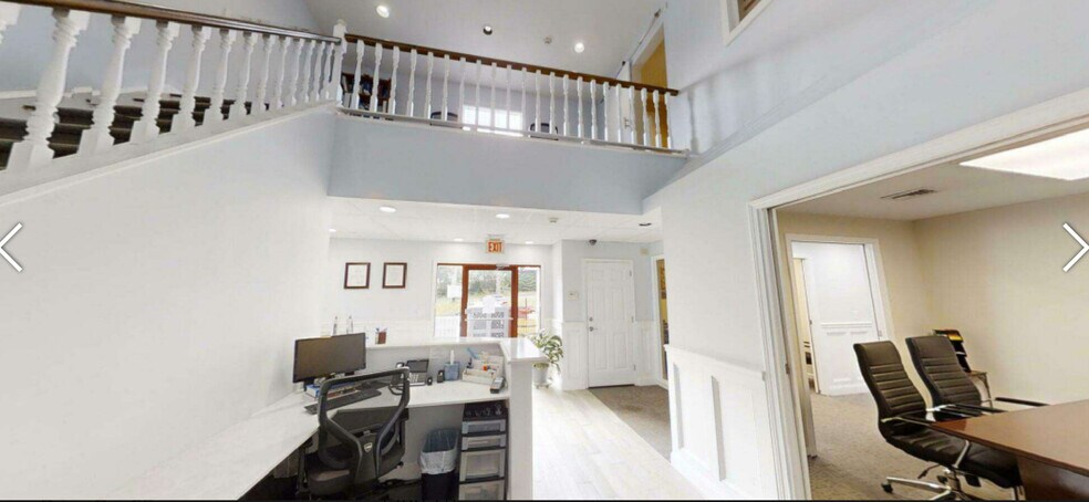 More Photos Of 39 Mill Plain Rd, Danbury Loft Creative Space For Lease