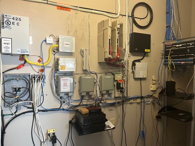 More Photos Of 435 E Columbia St, Springfield Medical For Lease