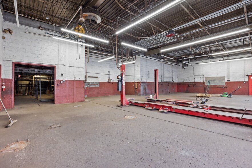 More Photos Of 1010 Spruce St, Lawrenceville Warehouse For Sale