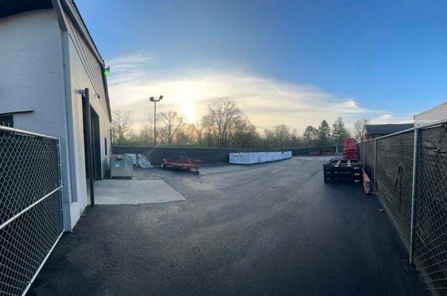 More Photos Of 6425 Dixie Hwy, Florence Freestanding For Sale