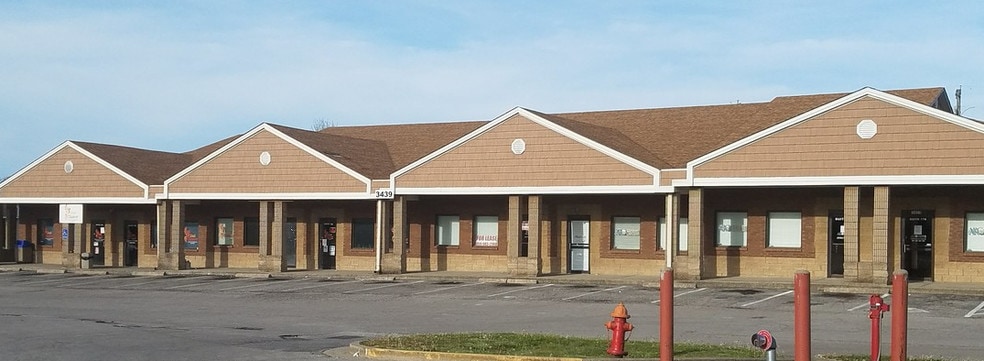 More Photos Of 3429-3459 Buckhorn Dr, Lexington Flex For Lease