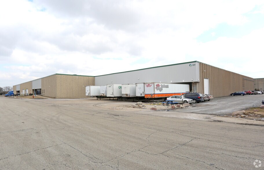More Photos Of 1301-1401 Mark St, Elk Grove Village Unknown For Lease