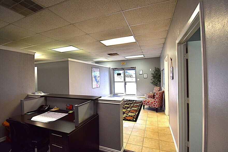 More Photos Of 1001 E Cedar Creek Pky, Seven Points Office For Sale