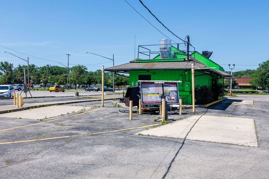 More Photos Of 4825 E Main St, Columbus Fast Food For Sale