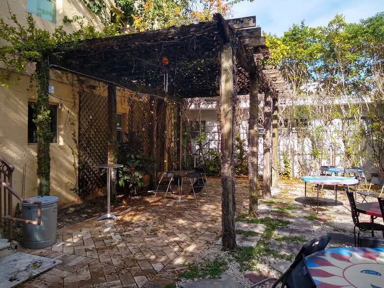 More Photos Of 1566 Coral Way, Coral Gables Loft Creative Space For Lease