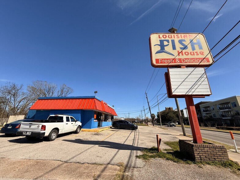 More Photos Of 5055 Griggs Rd, Houston Restaurant For Sale