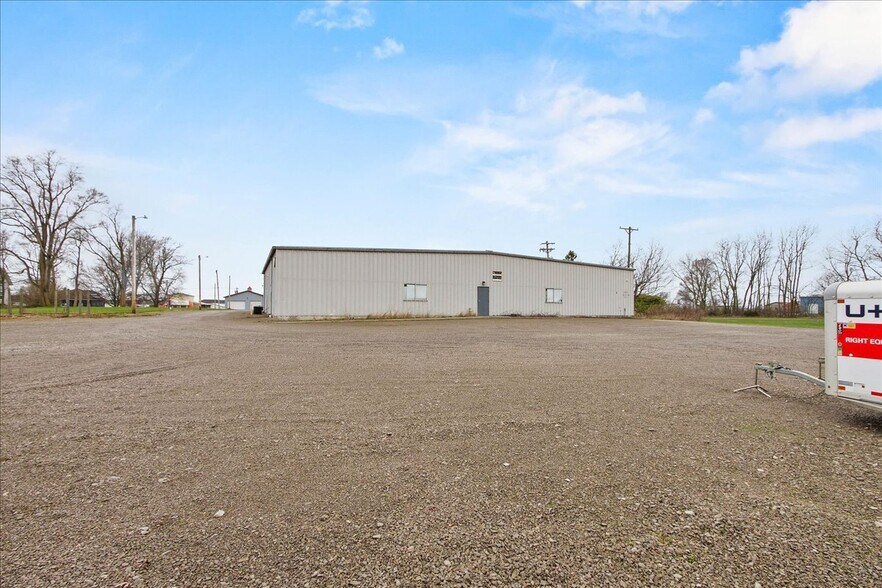 More Photos Of 6886 Wishart St, Huntsville Light Distribution For Lease