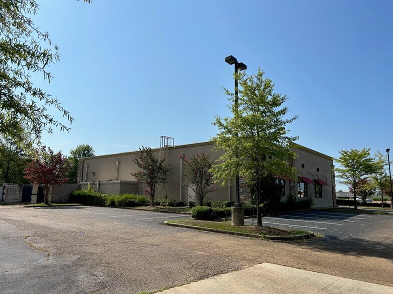 More Photos Of 109 Marketplace Ln, Flowood Restaurant For Sale